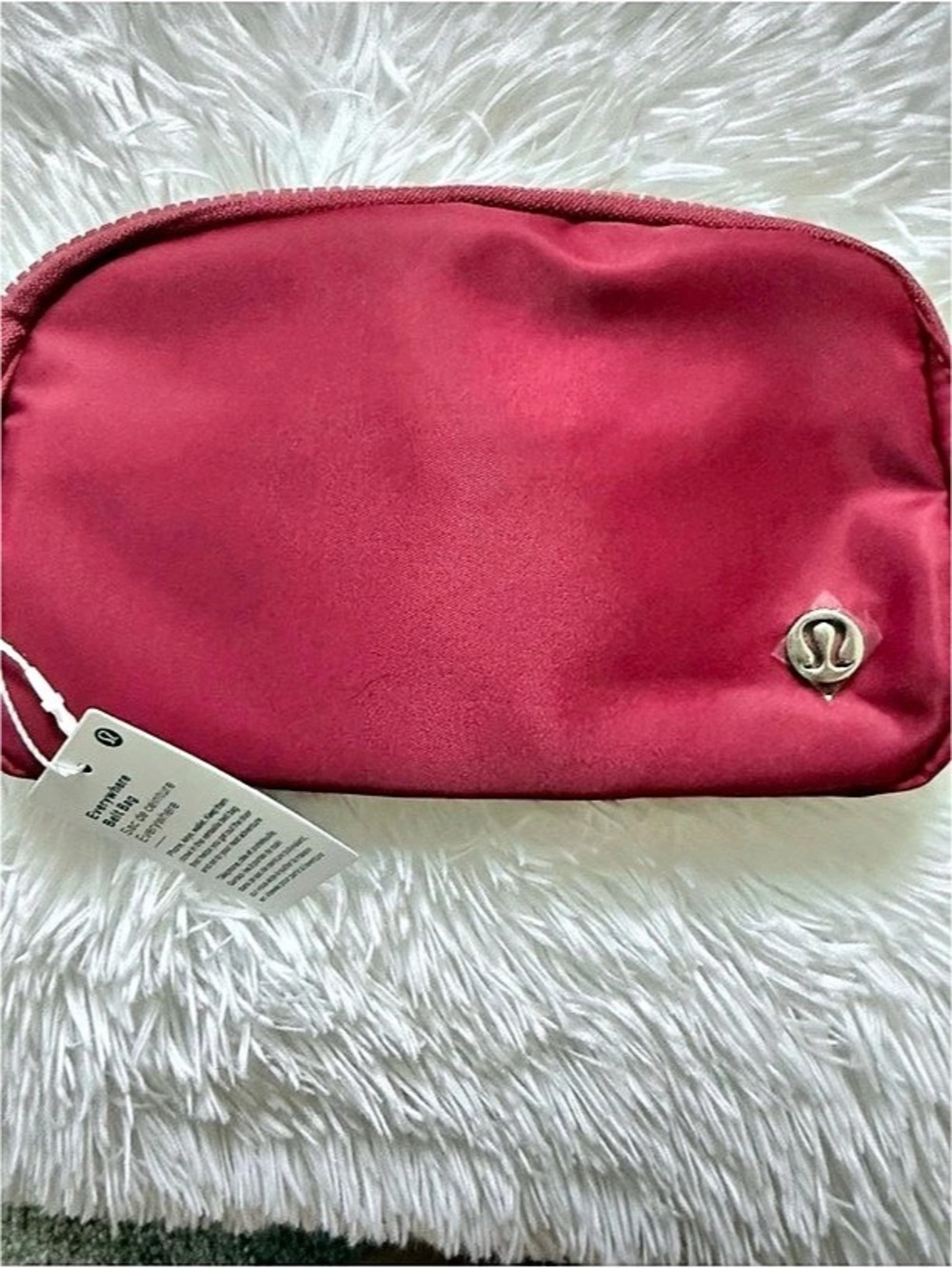 lululemon Everywhere Belt Bag 1L wine red, NWT